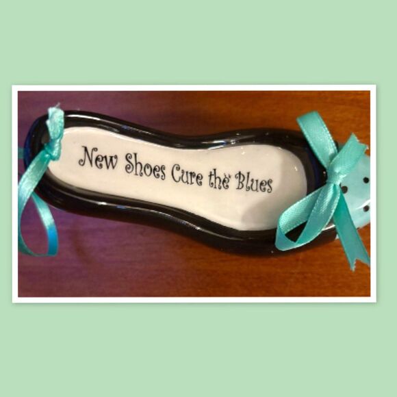 “New Shoes Cure“New Shoes Cure The Blues” Miniature Porcelain Shoe Ornament - Picture 3 of 3